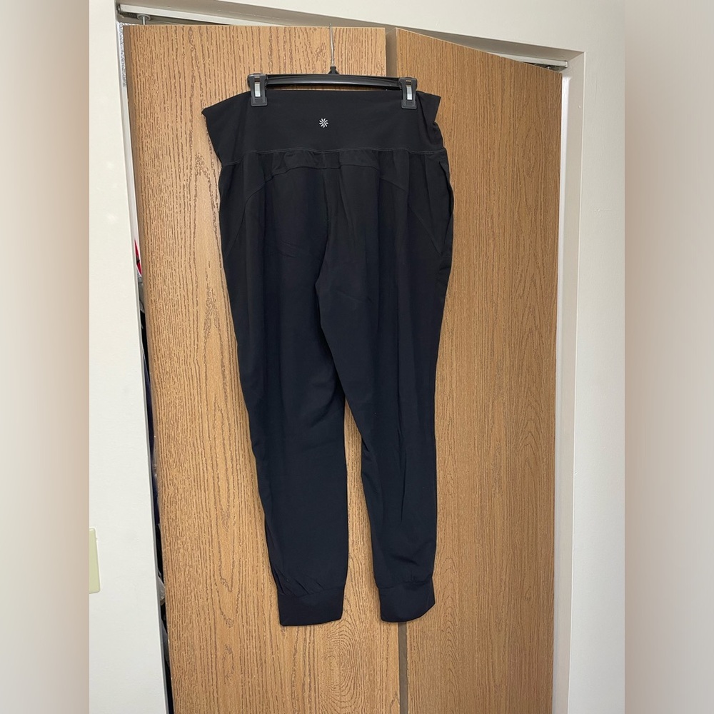Athleta Salutation High Rise Jogger- Black- XL- used but in great condition!